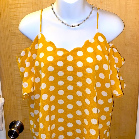 🌻Monteau Spaghetti Strap Off-Shoulder Top - Picture 2 of 5